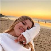 Chica de 18 años que ha terminado 2 de bachiller y esta trabajando. Busca dar clases particulares a niños que lo necesiten